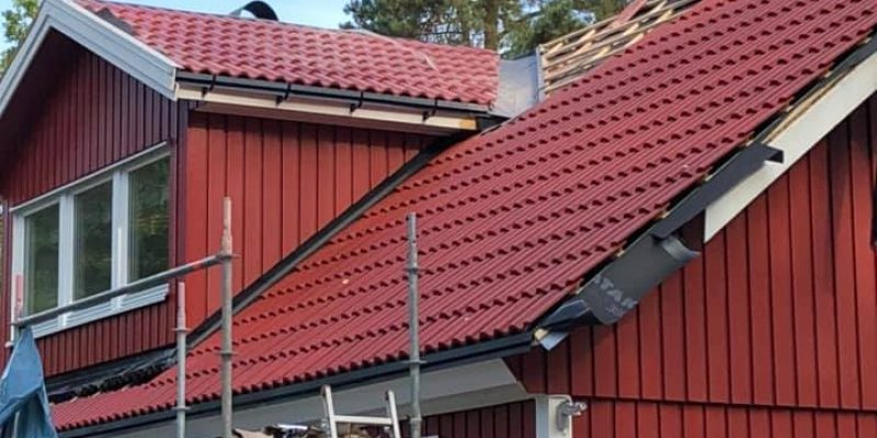 Arbete utfört av takläggare i Norrköping
